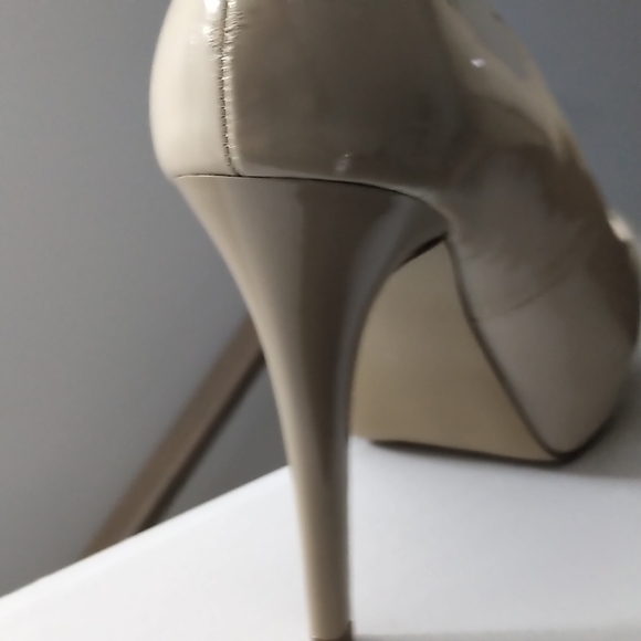 Guess Nude / Beige Peep Toe Heels sz9 - Picture 8 of 10